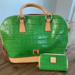 Green Dooney & Burke purse with matching wallet